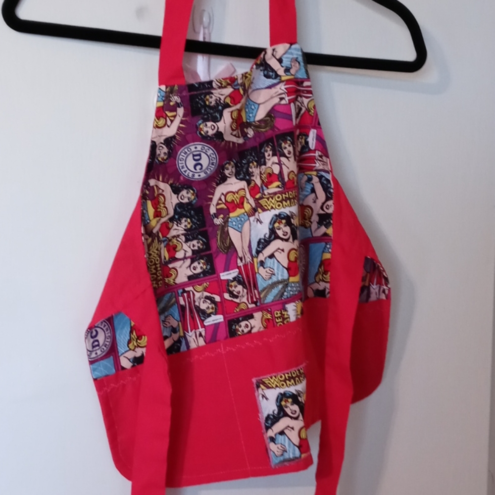 Girl's Wonder Woman Apron